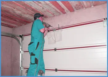 Chicago United Garage Door Chicago, IL 773-340-4356 - door-maintaince-15-05m